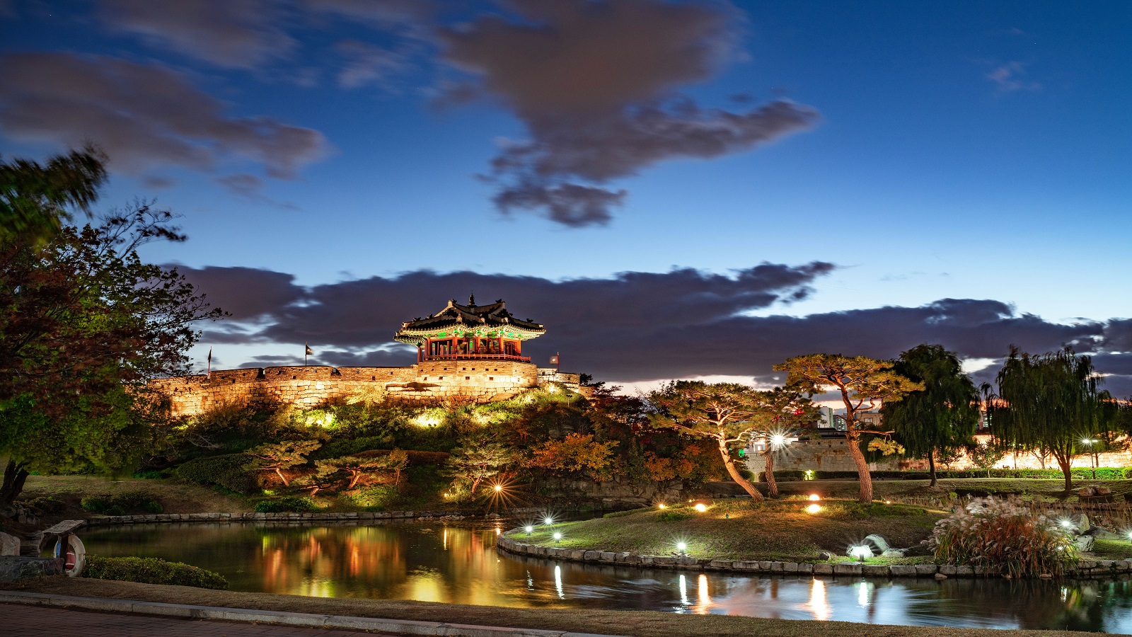 su-won city hwa-seong fortress