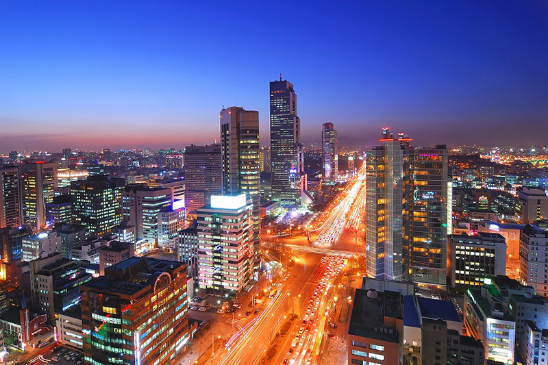 Many people on the street at 2 AM